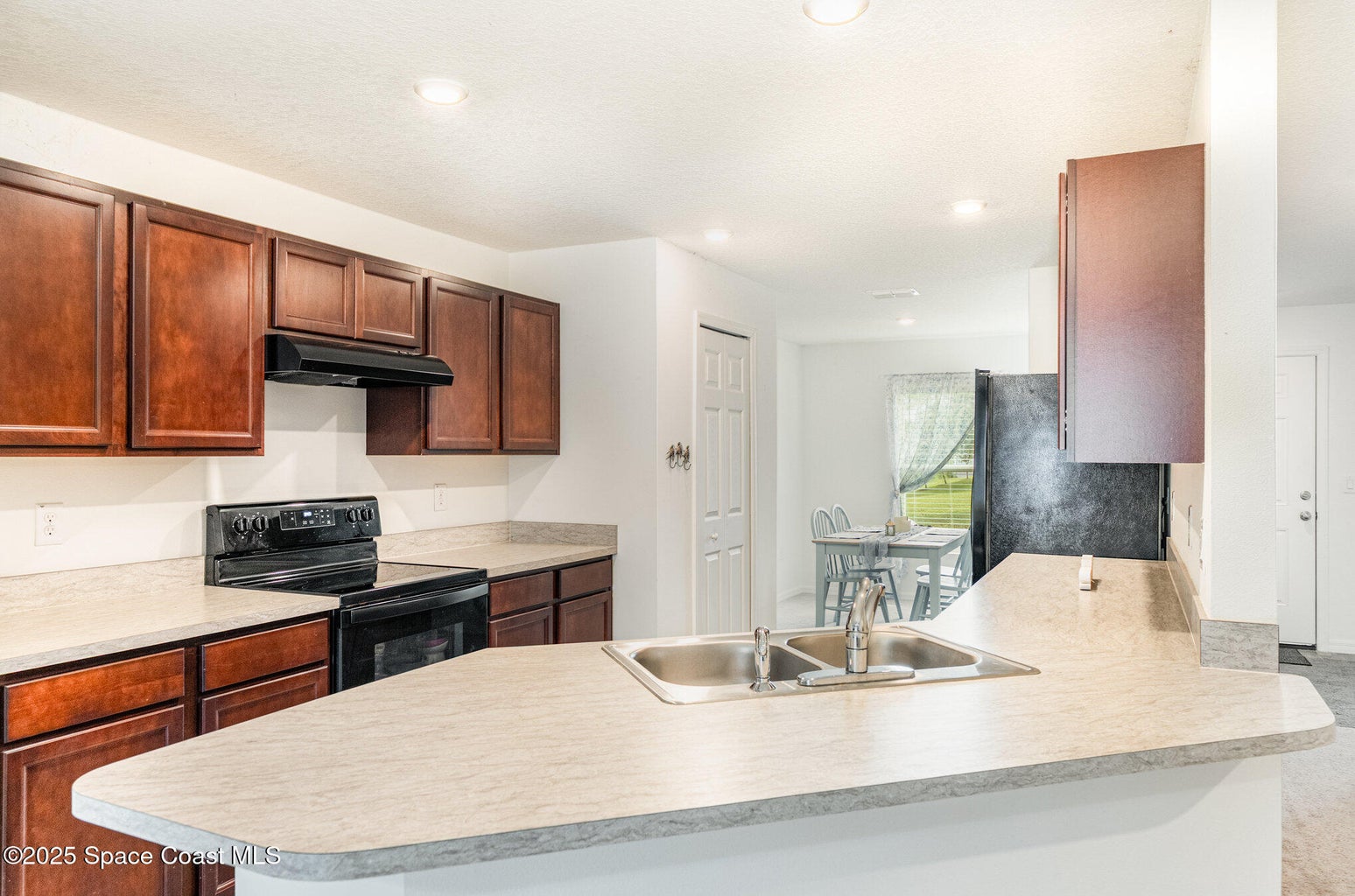 141 Ensenada Street SE, Palm Bay, FL 32909