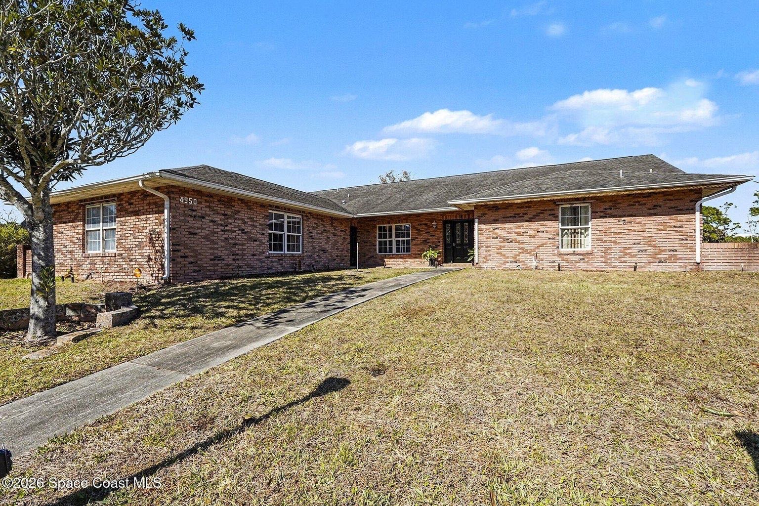 4950 Country Place, Grant, FL 32949